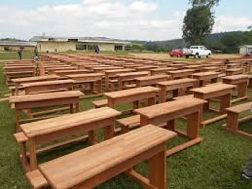 Plus de 4500 tables-bancs et 1500 kits scolaires remis aux écoles de la région du N’zi – Actualité ivoirienne 16/01/2021