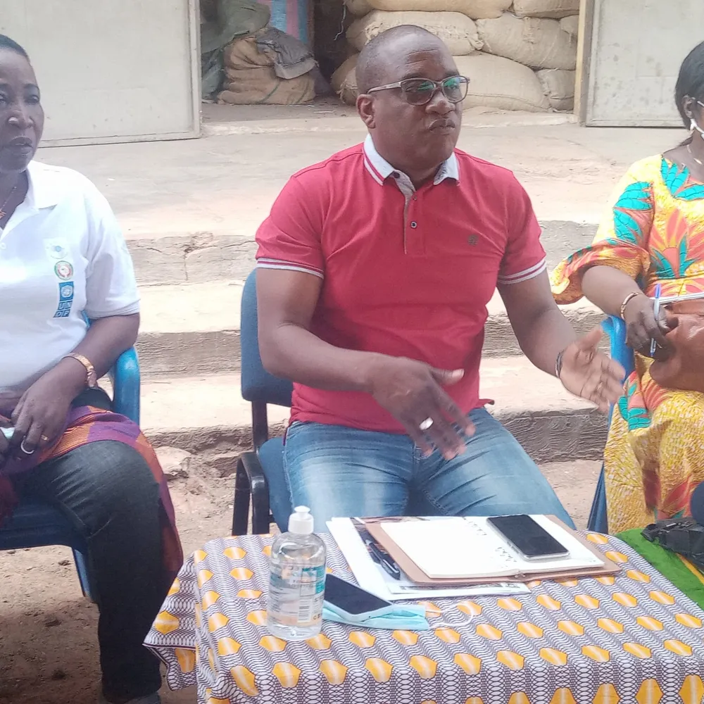 Commercialisation du cacao à Bouaflé : le CCC et la FNFPCC sensibilisent sur l’impact du Covid-19