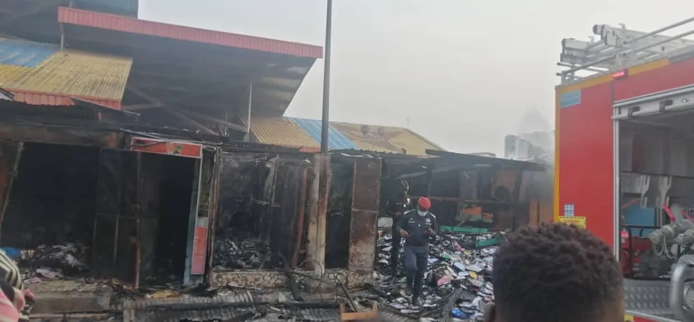 Incendie au grand marché de Port-Bouët : 30 magasins partent en fumée