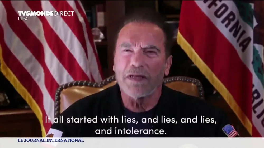 Arnold Schwarzenegger en colère sort l’épée de Conan contre Trump: vidéo