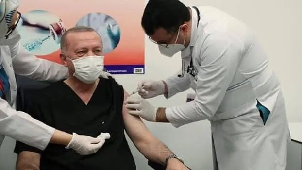 Le vaccin contre le covid-19 administré au président turc