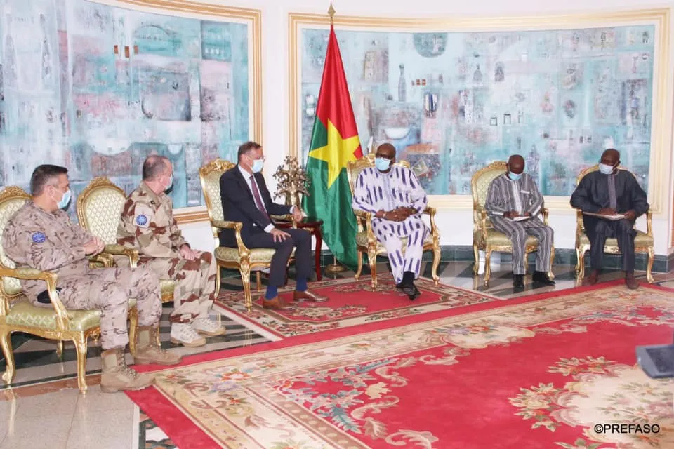 Burkina : l’UE condamne l’assassinat des 3 Européens