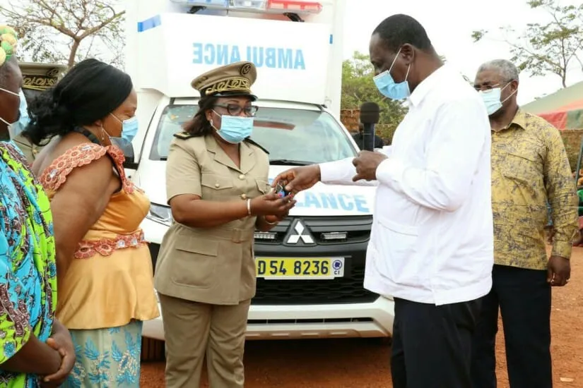 N’Zuékokoré : le centre de santé doté d’une ambulance