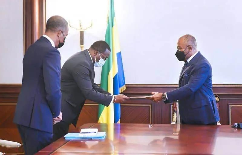 Présidence CAF : la candidature de Jacques Anouma présentée à Ali Bongo, président gabonais
