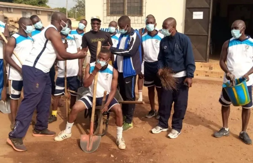 Katiola : une opération de salubrité au commissariat