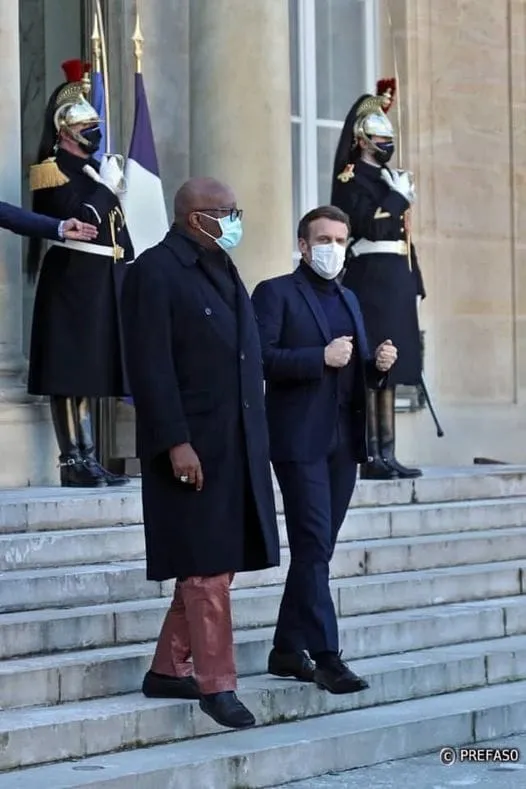 Situation sécuritaire dans le Sahel : les Présidents Kaboré et Macron examinent