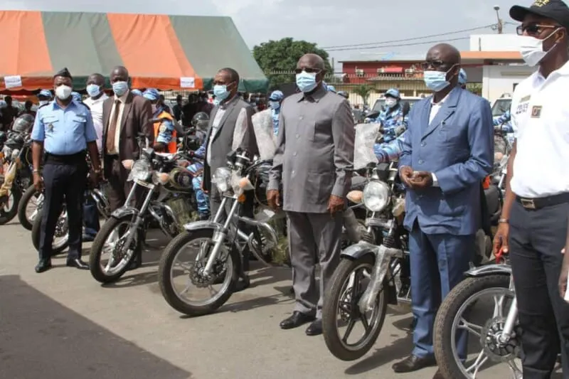 Police municipale de Yopougon : Kafana Koné remet des véhicules et des motos