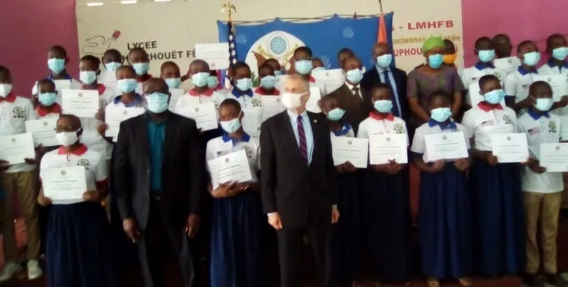 Des élèves de Bingerville reçoivent des certificats de perfectionnement en anglais – Actualité ivoirienne 25/02/2021