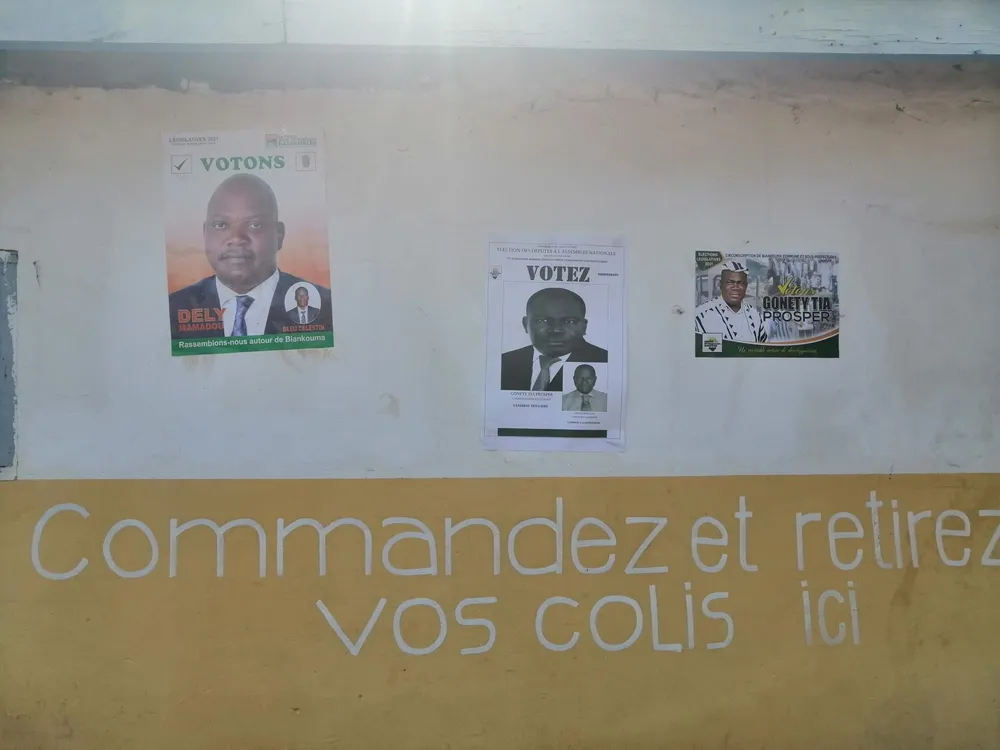 Législatives 2021: des affiches arrachées à Biankouma
