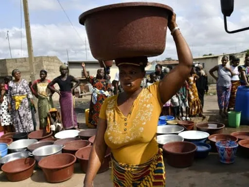 Pénurie d’eau potable : 20 litres d’eau vendus à 2000 francs