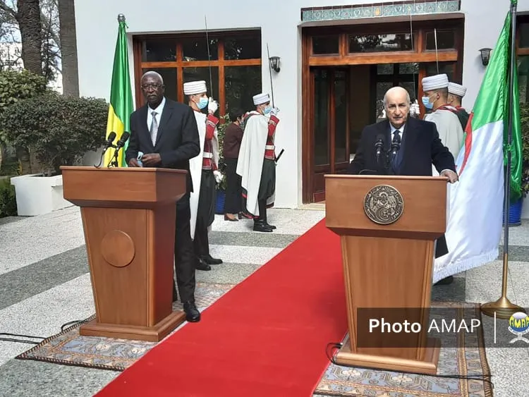 Mali : Bah N’Daw reçu par son homologue Algérien