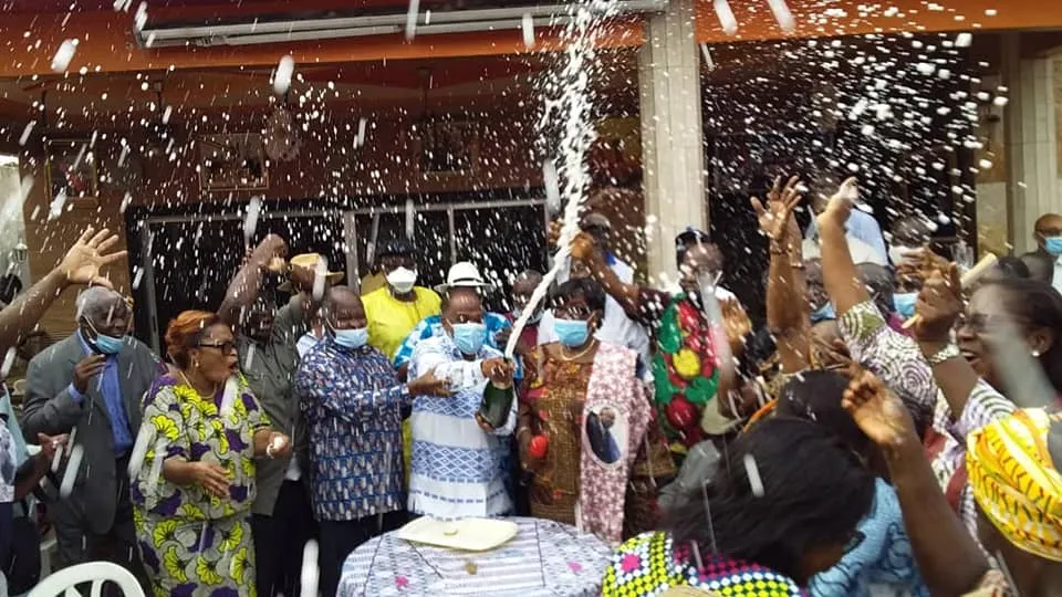 Libération de Gbagbo : le Champagne a été pété au QG du FPI à la Riviera 3, en images