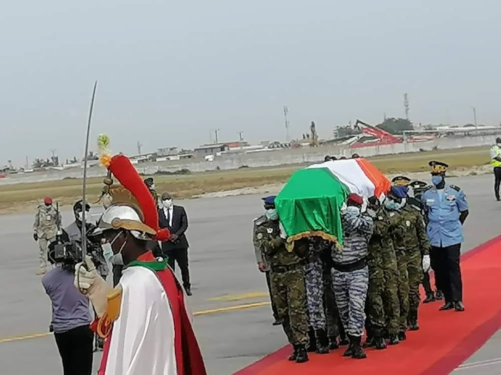 Hamed Bakayoko : arrivée de la dépouille du premier ministre à Abidjan, en images