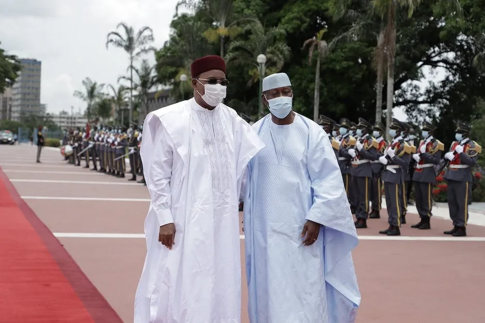 Ouattara accorde une audience à  Mahamadou Issoufou