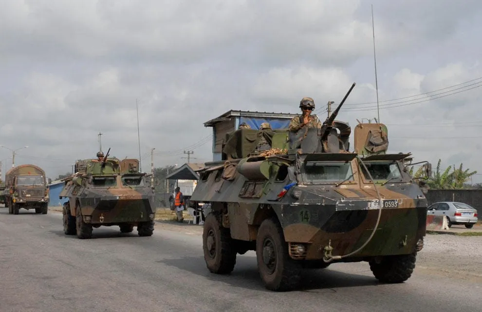 Blindés de l’armée française en Côte d'Ivoire