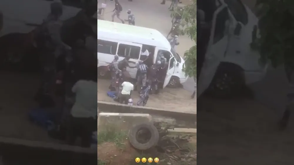Élèves Gendarmes frappent des individus à Adjamé : voici la vidéo
