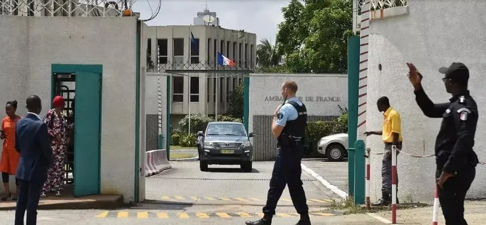 Affaire diplomate français tué à Abidjan en 2007: 20 ans de prison requis contre son épouse