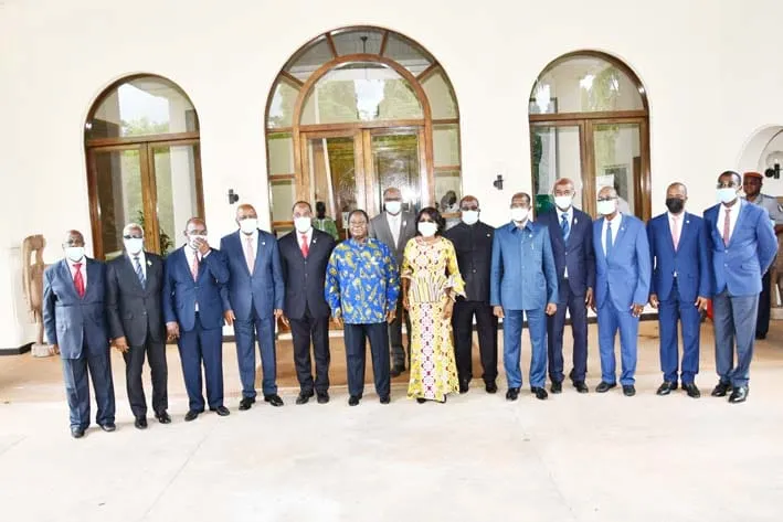 Orpaillage clandestin, délestage… : les Sénateurs chez Bédié à Daoukro