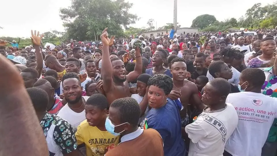 Emeute à Blouzon, chez la mère du Gbagbo : des images