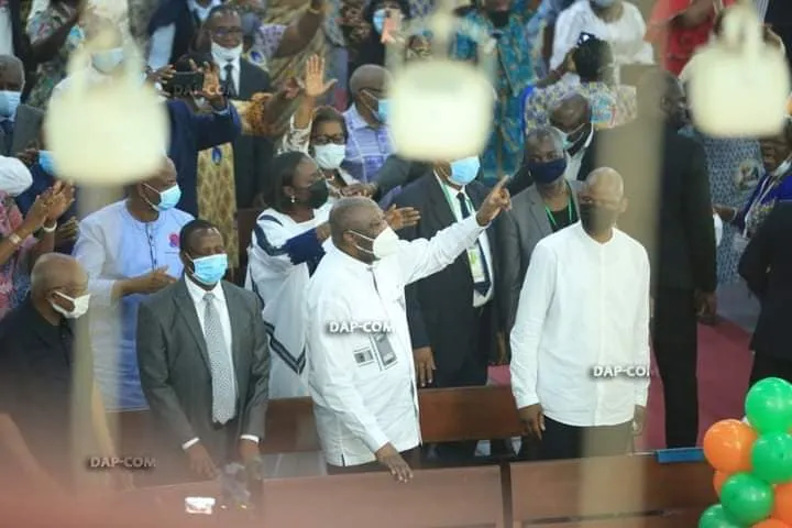 Gbagbo prie ce 17 juillet 2021 à la cathédrale Saint-Paul à Abidjan