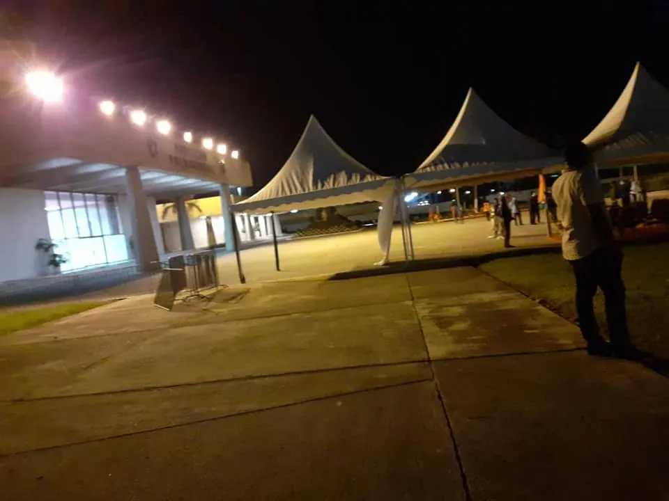 Accueil de Gbagbo : mise en place à l’aéroport, des images