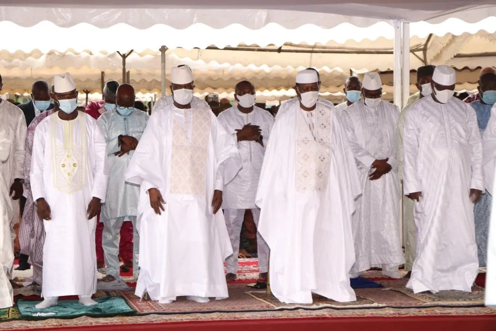 Tabaski 2021 : Ouattara prie à la Grande Mosquée de la Riviera Golf, des images