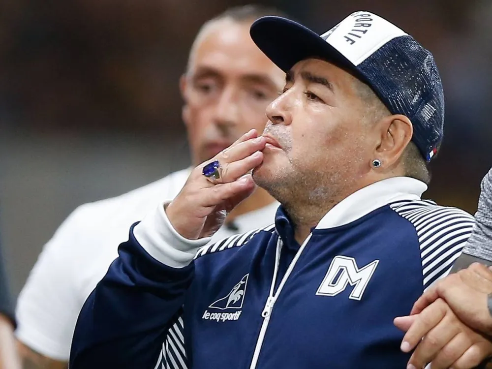 Cravate, BMW, maison… des biens de Diego Maradona vendus aux enchères par sa famille