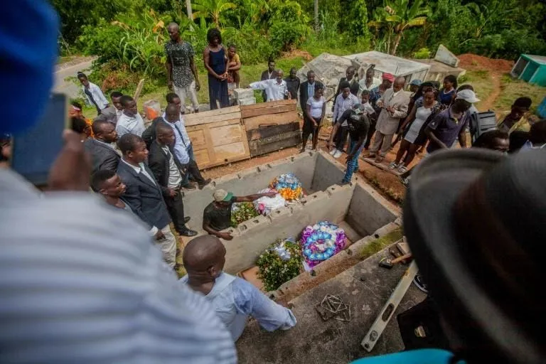2.200 Haïtiens tués, Haïti enterre encore ses morts