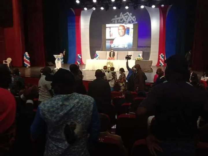 Arrivée de Simone à la rencontre du FPI organisée par Gbagbo