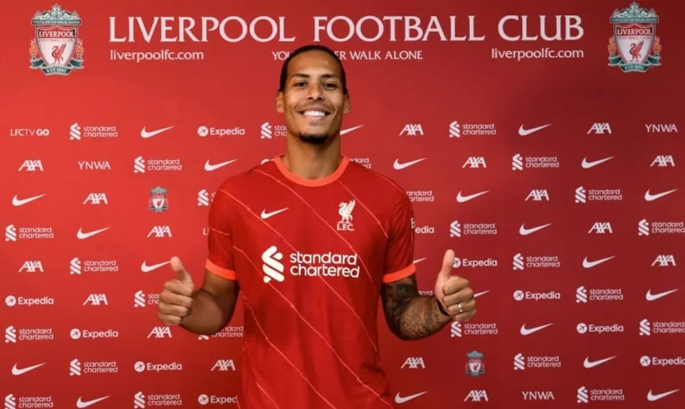 Virgil van Dijk prolonge à Liverpool