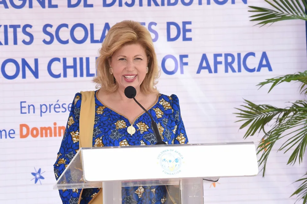 Adiaké : Dominique Ouattara lance une campagne de distribution de kits scolaires