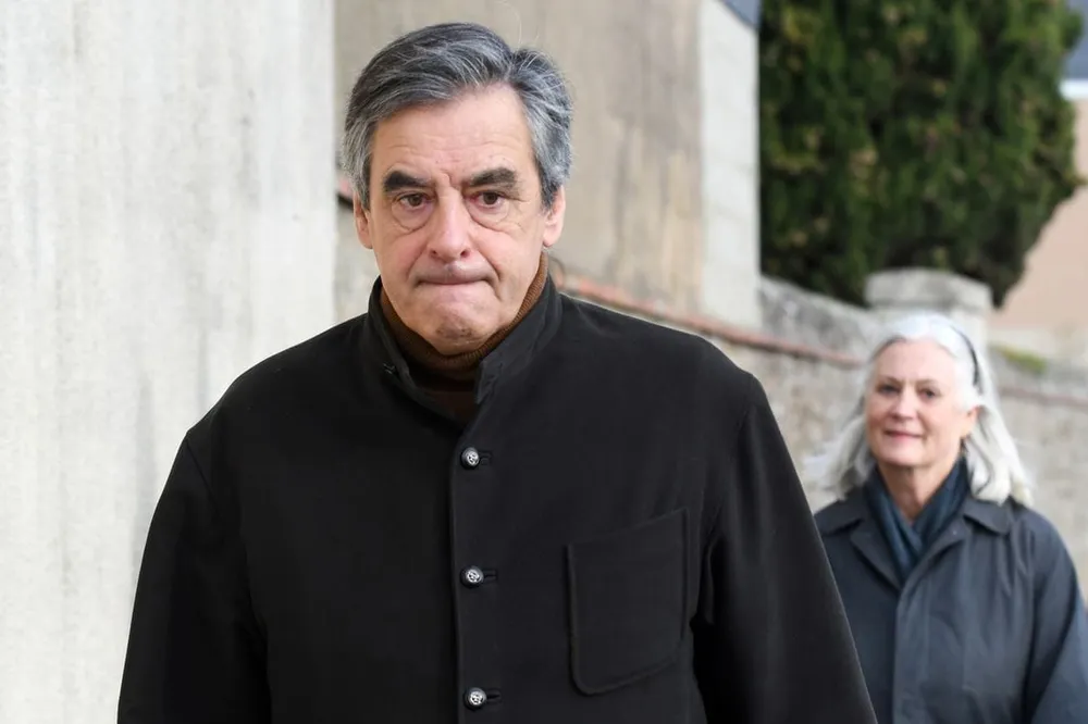 Après l’affaire des emplois fictifs, François Fillon visé par une autre enquête d’assistant parlementaire
