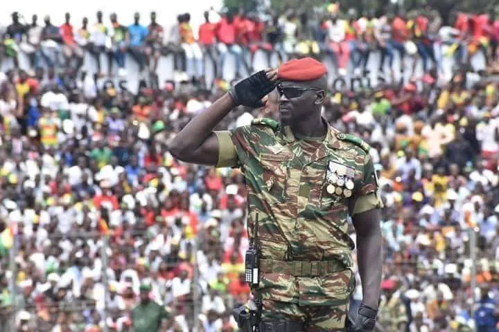 Coup d’Etat Guinée : la hiérarchie militaire, tout corps confondu apporte son soutien à Mamady Doumbouya