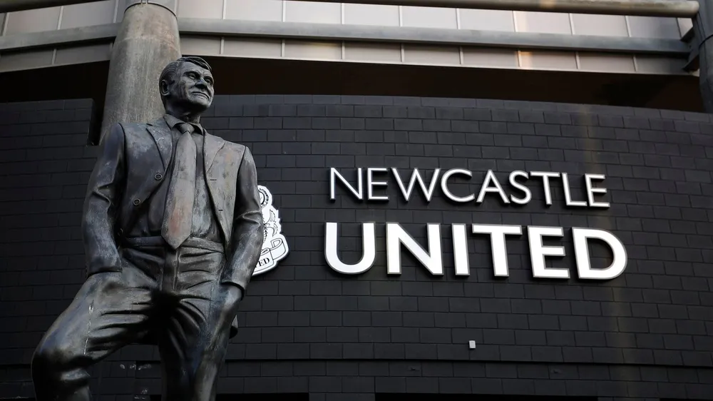 Premier League : Newcastle devient le club le plus riche du monde