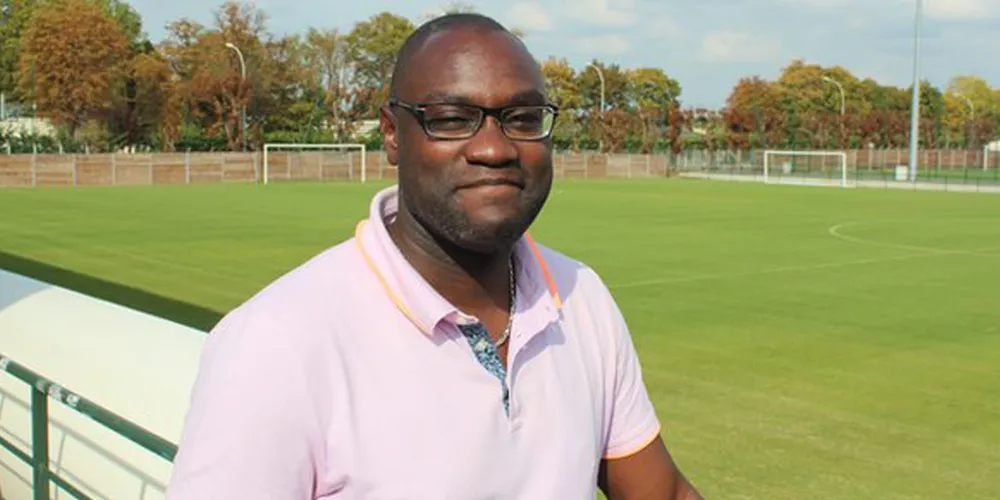 Patrick Mboma nommé ambassadeur des Lions Indomptables