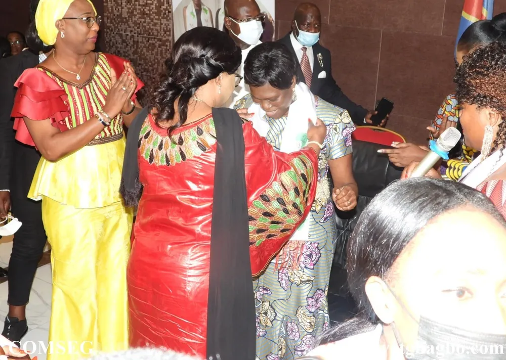 Simone Gbagbo, Superstar en RDC, échange avec les femmes politiques