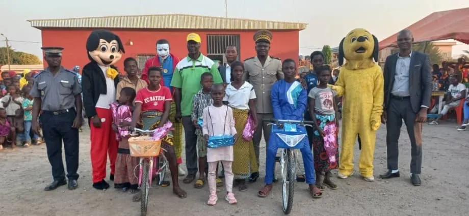 Arbre de Noël 2021 à Doropo: le maire Ouattara Siaka cadeaute 177 élèves