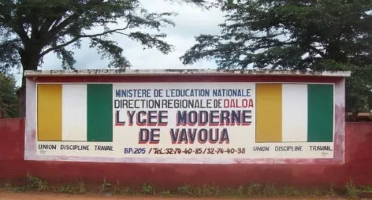 Pluie sur Vavoua: une partie de la clôture du lycée moderne emportée