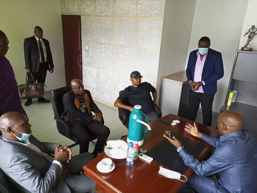 Élections FECAFOOT : Samuel Eto’o, désormais seul candidat footballeur à la présidence