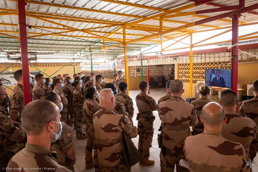 Acclamée en héros puis vilipendée, la France quitte le Mali: autopsie d’une rupture