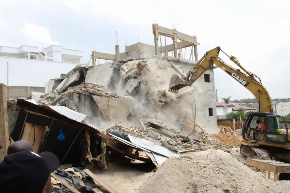 Côte d’Ivoire : un immeuble R+2 sans permis de construire démoli à Bingerville