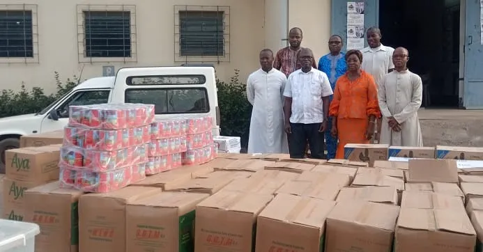 Bouaké: Dons de vivres à la cathédrale Sainte Thérèse de l’enfant Jésus pour le carême
