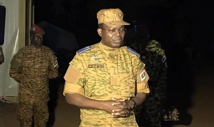 Burkina : le ministre de la Défense limogé
