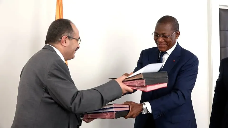 Construction de 20 000 logements sociaux : la Côte d’Ivoire signe trois conventions avec la société égyptienne Arab Contractors