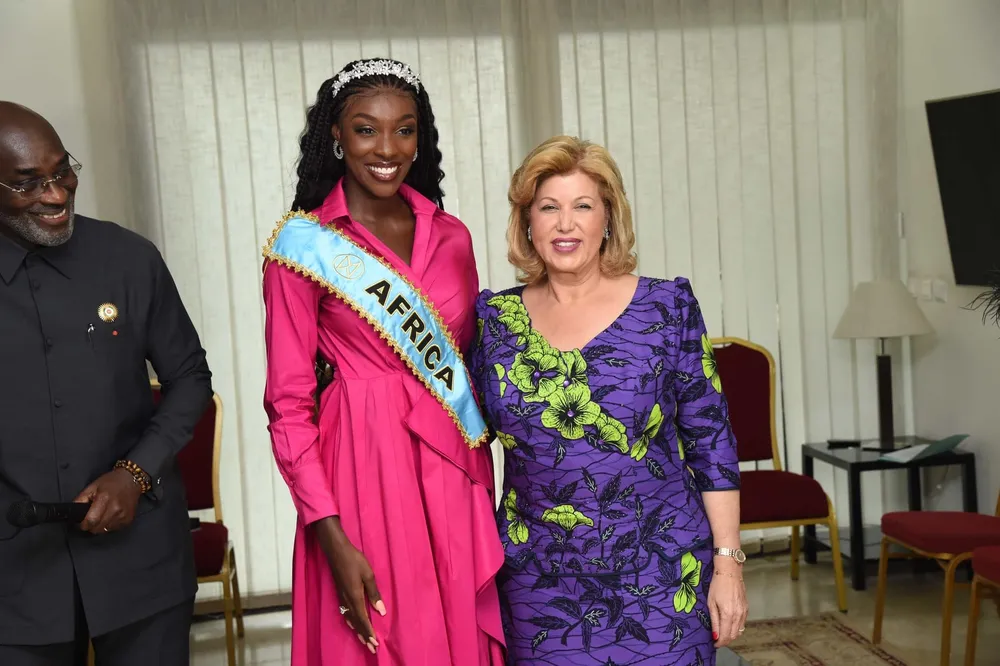 Dominique Ouattara offre une maison à Olivia Yacé