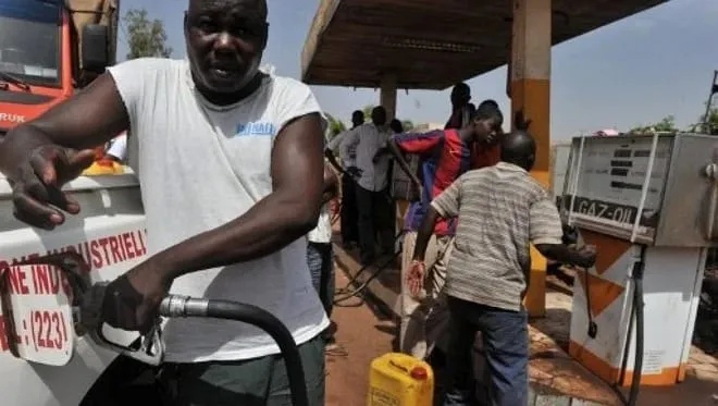 Pénurie de Carburant au Mali: la Guinée de Doumbouya  vole au secours d’Assimi Goïta