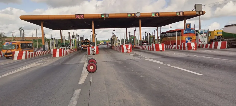 Travaux d’entretien de la chaussée PK 18 au péage d’Attinguié