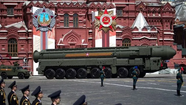 Russie : Poutine va déployer des armes nucléaires « tactiques » au Bélarus
