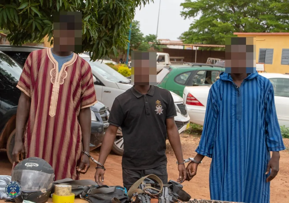 Burkina : 2 réseaux de braqueurs démantelés à Ouagadougou, des armes saisies