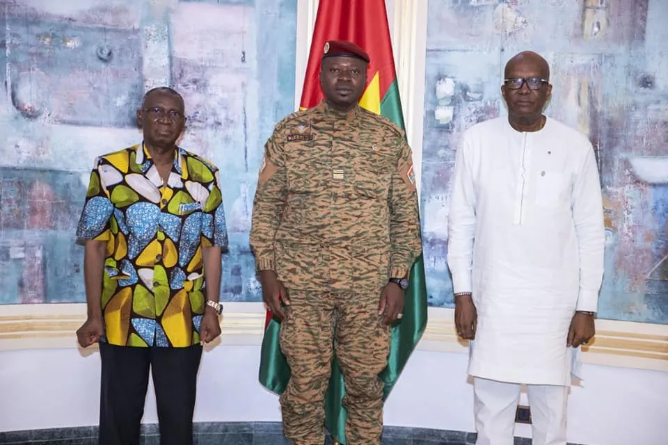 Terrorisme au Burkina: le Président Damiba demande conseil à l’ex-Chef d’Etat Roch Kaboré